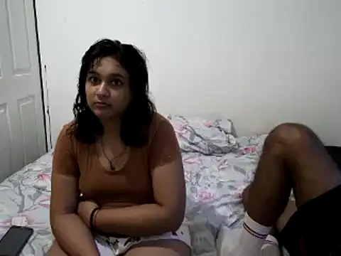 Snapshot of Indianbloom- chatting on 7, 3, 2025 Indianbloom- online show from 7, 3, 2025