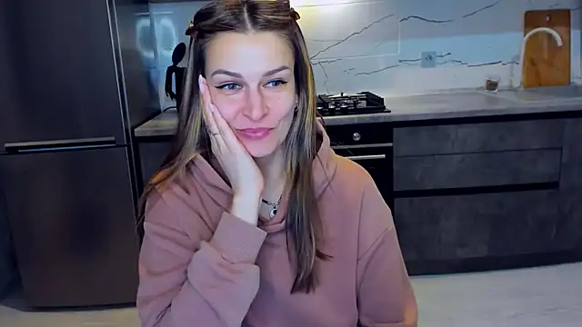 AlexiaDarren online show from 24, 2, 2025