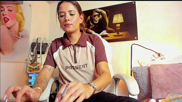 KimberlySaen online show from 10, 3, 2026