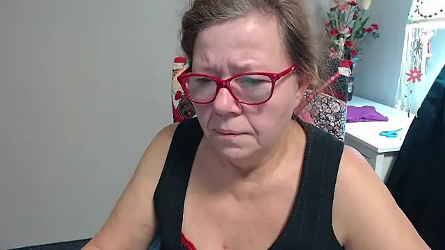 Adelewildx online show from 2, 12, 2024