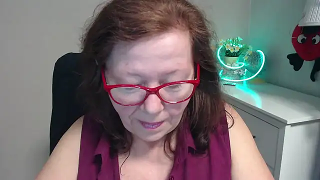 Adelewildx online show from 10, 3, 2025