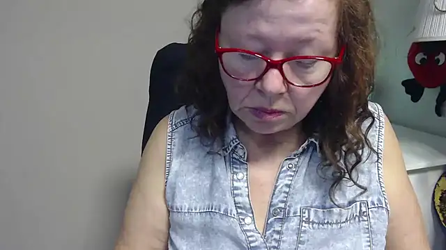 Adelewildx online show from 12, 3, 2025