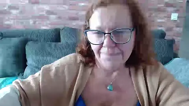 Adelewildx online show from 13, 9, 2025