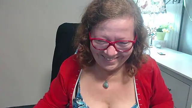 Adelewildx online show from 16, 9, 2025