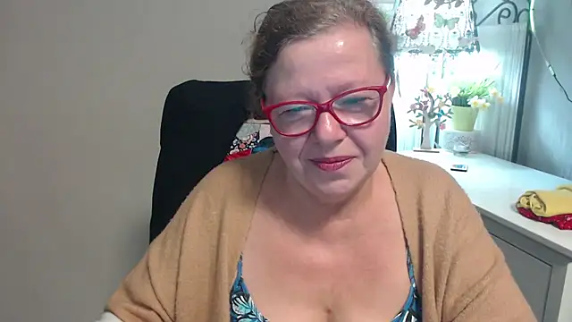 Adelewildx online show from 22, 9, 2025