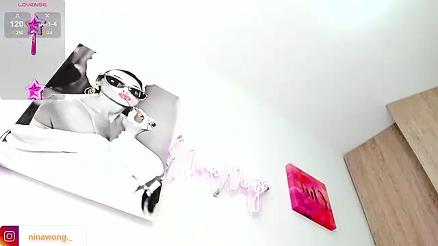 NinaWong online show from 4, 3, 2025