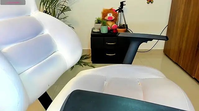 darsha sahu online show from 25, 2, 2025