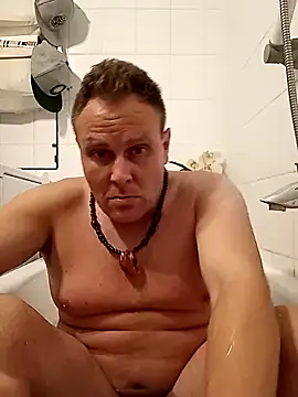 Snapshot of OliverBerlinSucht chatting on 4, 10, 2025 OliverBerlinSucht online show from 4, 10, 2025