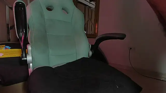 Snapshot of mister_miike chatting on 31, 1, 2025 mister miike online show from 31, 1, 2025