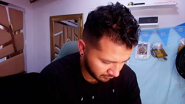 Snapshot of mister_miike chatting on 3, 10, 2025 mister miike online show from 3, 10, 2025
