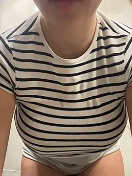 Snapshot of Liiaa chatting on 5, 3, 2025 Liiaa online show from 5, 3, 2025