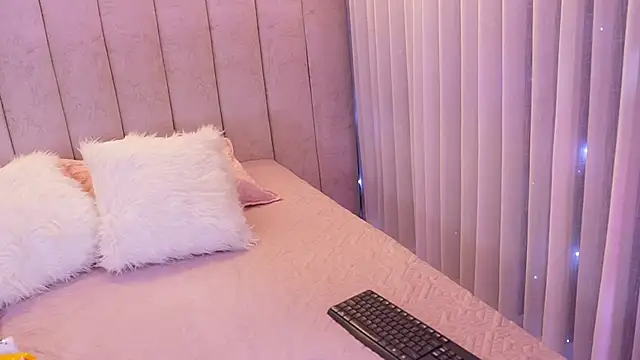 emyli sw  online show from 12, 11, 2025