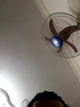 Snapshot of Popzbo chatting on 30, 11, 2025 Popzbo online show from 30, 11, 2025