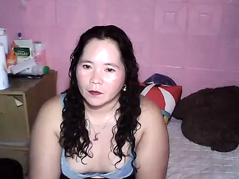 hotpusie 4u online show from 9, 10, 2025