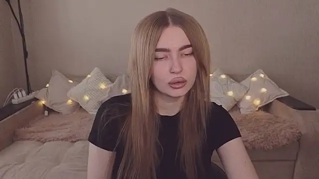 ViolettaLopez online show from 15, 4, 2026