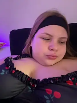 Snapshot of AshlyRouse chatting on 12, 1, 2025 AshlyRouse online show from 12, 1, 2025