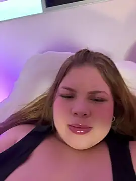 Snapshot of AshlyRouse chatting on 22, 2, 2025 AshlyRouse online show from 22, 2, 2025