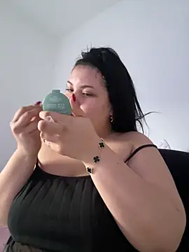 Snapshot of AshlyRouse chatting on 4, 10, 2025 AshlyRouse online show from 4, 10, 2025