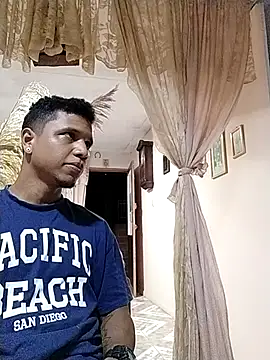 roman and jessie online show from 4, 3, 2025