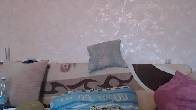 Amy August online show from 7, 10, 2025