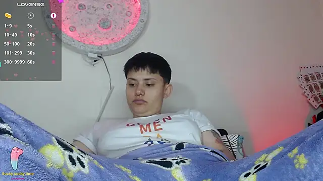 girl intense444 online show from 24, 1, 2025