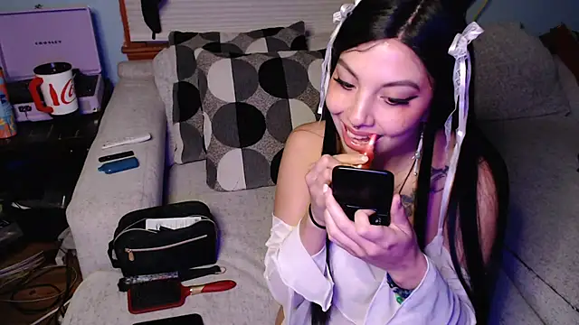 Snapshot of NativeNymph chatting on 12, 9, 2025 NativeNymph online show from 12, 9, 2025