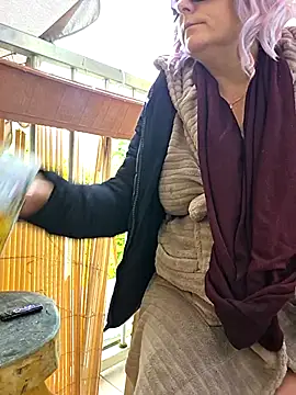 Snapshot of germanwoman01 chatting on 19, 10, 2025 germanwoman01 online show from 19, 10, 2025