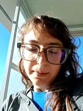 Snapshot of Blulilla69 chatting on 8, 10, 2025 Blulilla69 online show from 8, 10, 2025