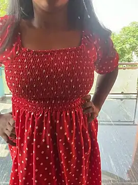 Dhiyapink online show from 7, 3, 2025