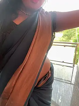 Dhiyapink online show from 10, 3, 2025