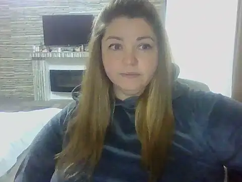Snapshot of cute__cherry chatting on 13, 5, 2026 cute cherry online show from 13, 5, 2026