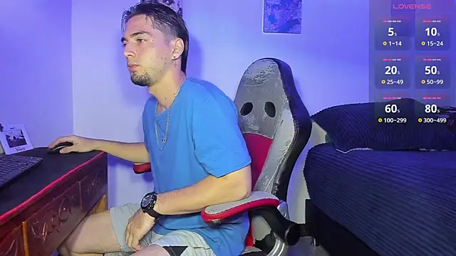 Snapshot of Alex_smith00 chatting on 14, 10, 2025 Alex smith00 online show from 14, 10, 2025