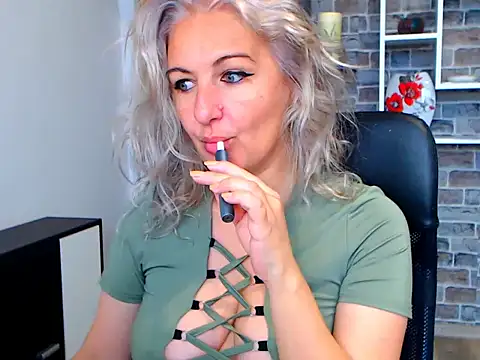 Snapshot of angel_devil_milf chatting on 3, 12, 2024 angel devil milf online show from 3, 12, 2024