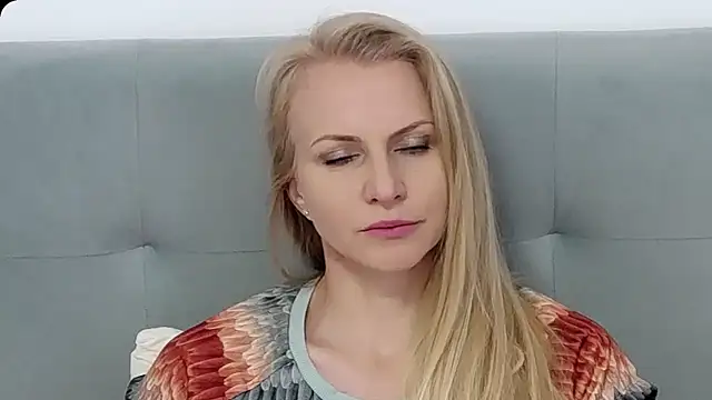 K  Adrienne online show from 18, 7, 2026