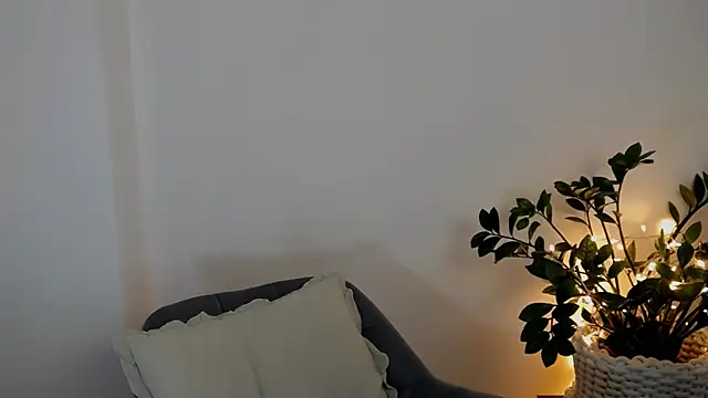 Xentthia online show from 2, 3, 2026