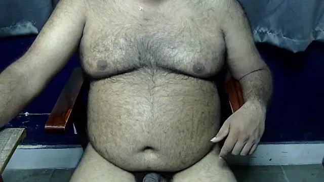 Snapshot of hairysubcub_70 chatting on 1, 7, 2026 hairysubcub 70 online show from 1, 7, 2026