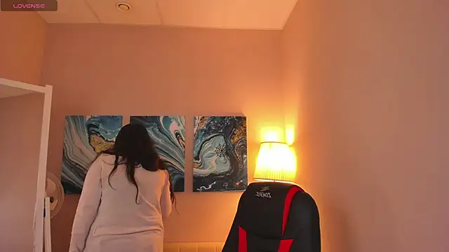 BattyMoll online show from 8, 1, 2025