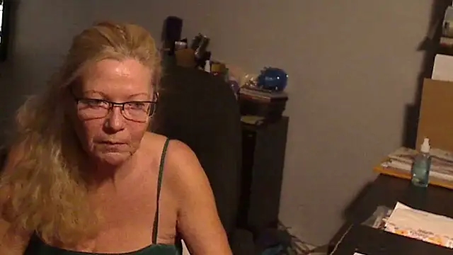 XTRAHORNYONE online show from 7, 2, 2025