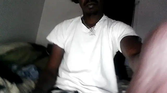 Snapshot of RinsingWood84 chatting on 6, 1, 2025 RinsingWood84 online show from 6, 1, 2025