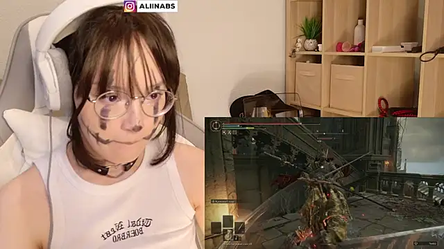 Snapshot of aliiiiiina chatting on 30, 1, 2025 aliiiiiina online show from 30, 1, 2025