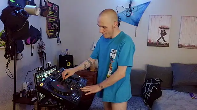 pyrowuff online show from 7, 7, 2026