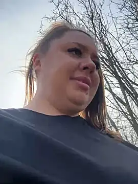 Sara Slow online show from 6, 3, 2025