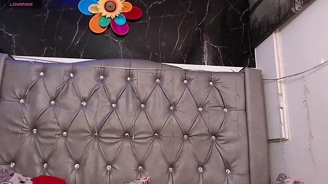 LAILAGUMMY online show from 10, 4, 2026