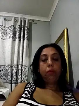 Snapshot of Mahi4luv chatting on 12, 10, 2025 Mahi4luv online show from 12, 10, 2025