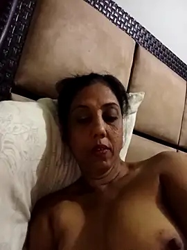 Snapshot of Mahi4luv chatting on 19, 10, 2025 Mahi4luv online show from 19, 10, 2025