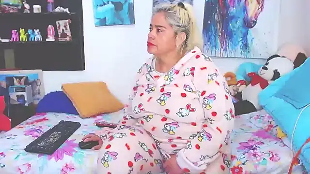 estrellita fugaz16x online show from 12, 2, 2025