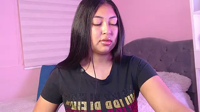 Snapshot of Pocahontas_power chatting on 13, 12, 2024 Pocahontas power online show from 13, 12, 2024