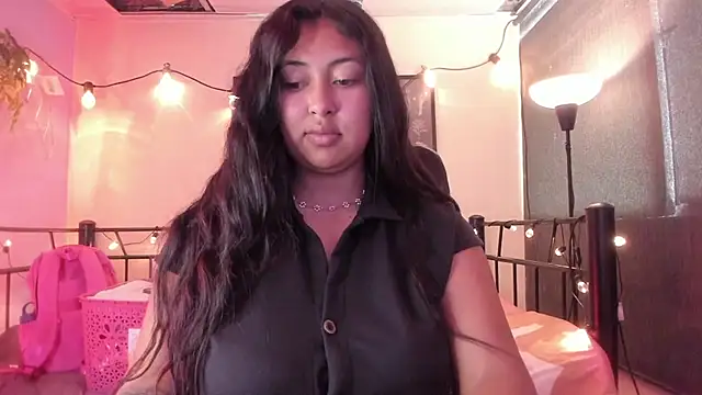 Snapshot of Pocahontas_power chatting on 5, 2, 2025 Pocahontas power online show from 5, 2, 2025