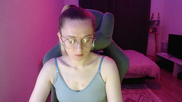 AnabelFrel online show from 4, 12, 2025