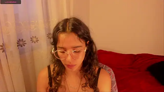 Snapshot of aluna_0310 chatting on 5, 12, 2024 aluna 0310 online show from 5, 12, 2024